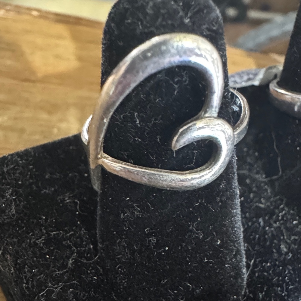 Consignment item..
925 sterling silver Heart Ring